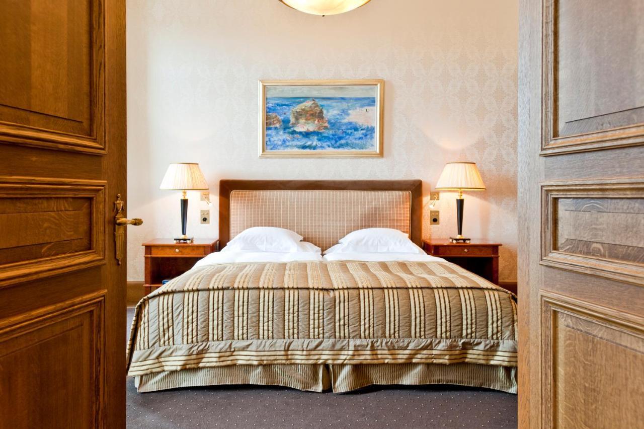 Grand Hotel Les Trois Rois Basel Room photo